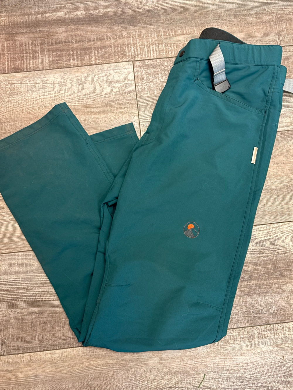 Makaalu Outfit Men's Large Teal Technical Pants with Built-In Belt